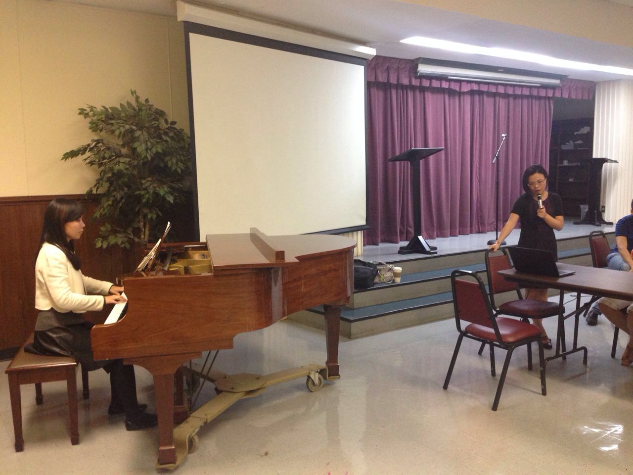 屠一帆领诗吴昱颖司琴